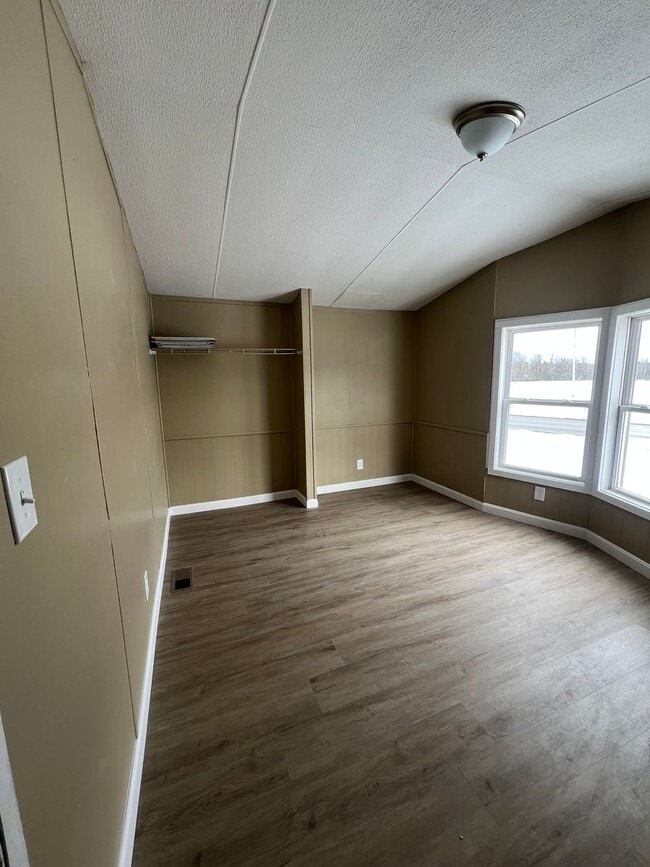 Building Photo - 1582 Hill Rd