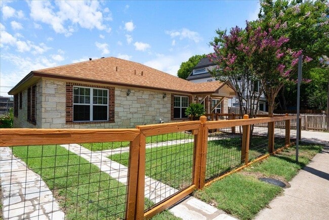 Building Photo - 500 Tillery St