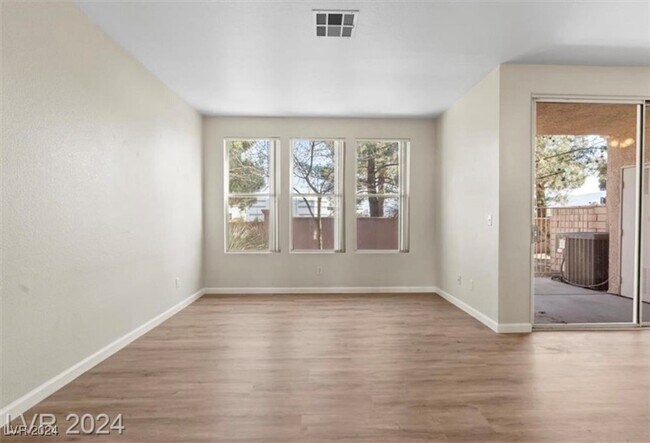Building Photo - 251 S Green Valley Pkwy