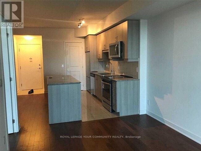 Building Photo - 9201 Yonge St