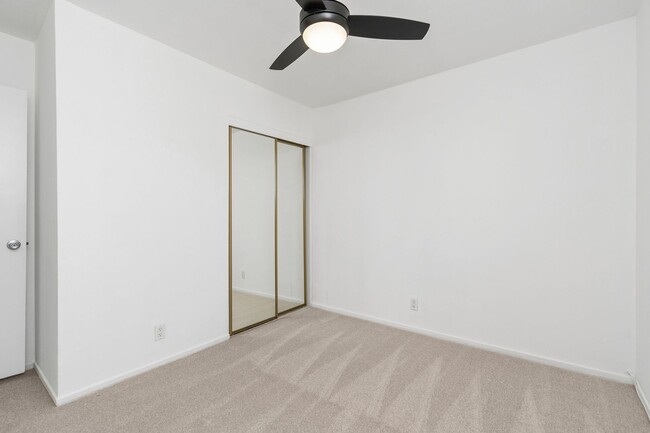 Building Photo - Charming Huntington Beach Townhome | Prime...