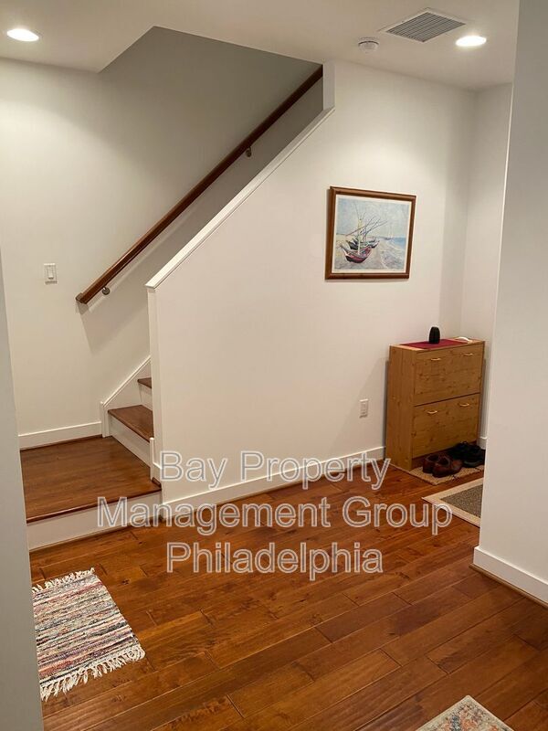 Building Photo - 1431 S Leithgow Ter
