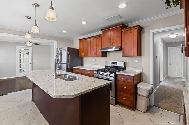 Foto del edificio - 836 W Everett Rd