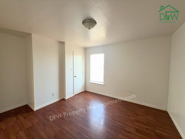 Building Photo - Charming 2 Bed / 1.5 Bath Townhome for Lease in Celina