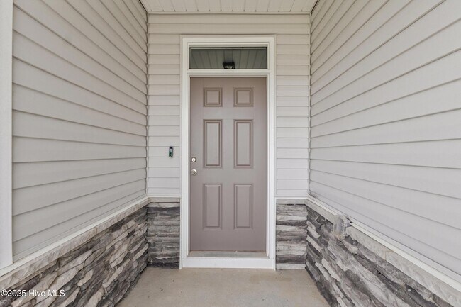 Foto del edificio - 570 Tullimore Ln