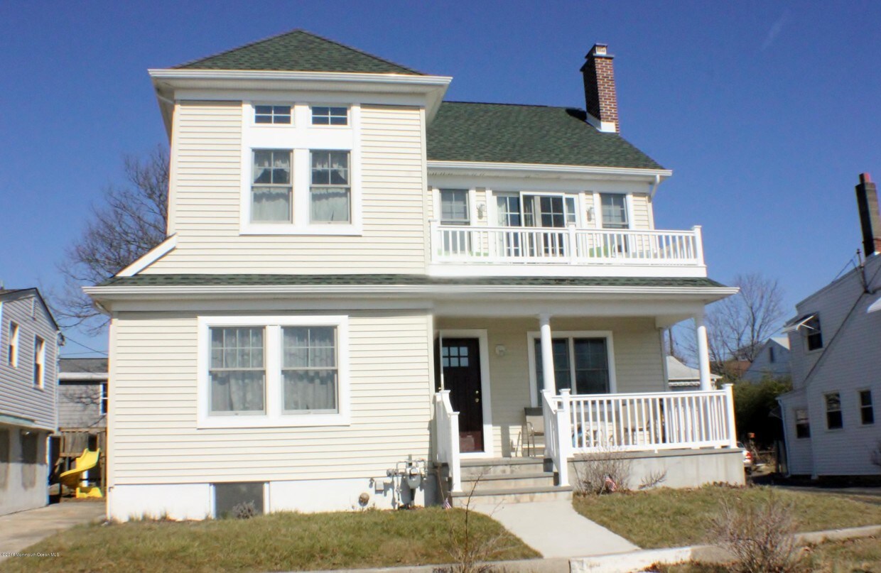 Primary Photo - 408 Burlington Ave