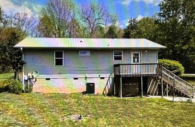 Building Photo - 18 Grove Hills Dr