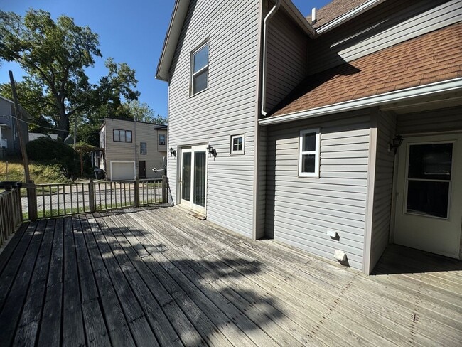 Foto del edificio - 3 bedroom home in Moline