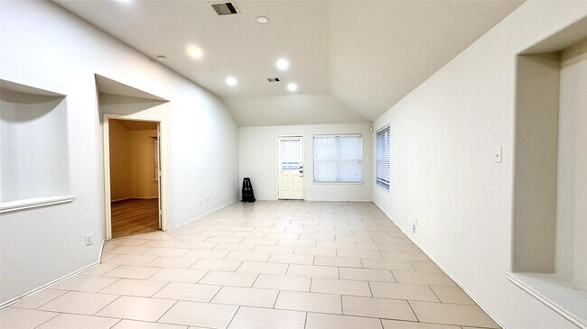 Foto del edificio - 6818 Hampden Point Ct