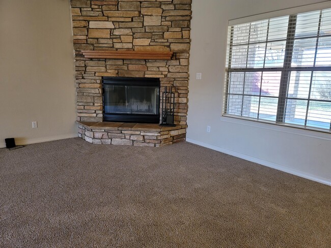 Building Photo - 6 N Sky Loop