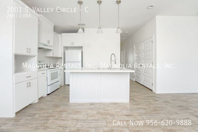 Foto del edificio - 2001 S. Valley Circle-C