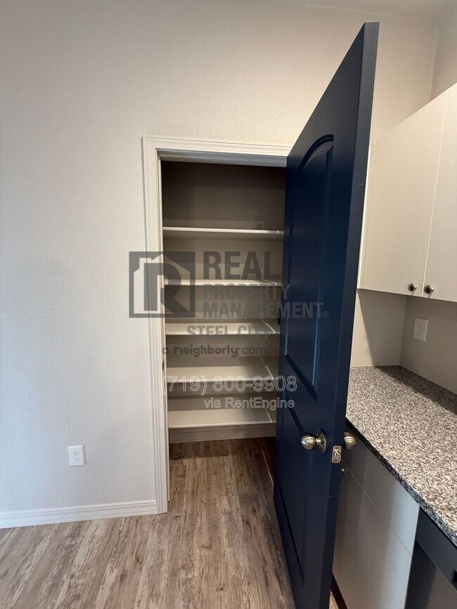 Foto del edificio - 280 W Harmony Dr