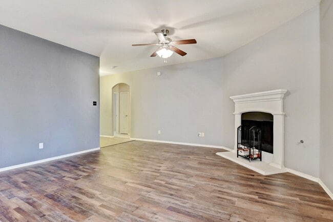 Foto del edificio - 1512 Stanford Dr