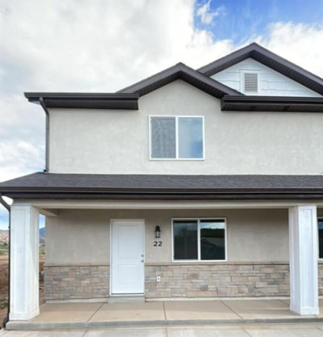 Building Photo - 535 W 2530 N