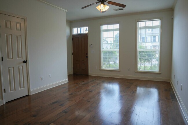 Building Photo - 2206 Anderson Rd