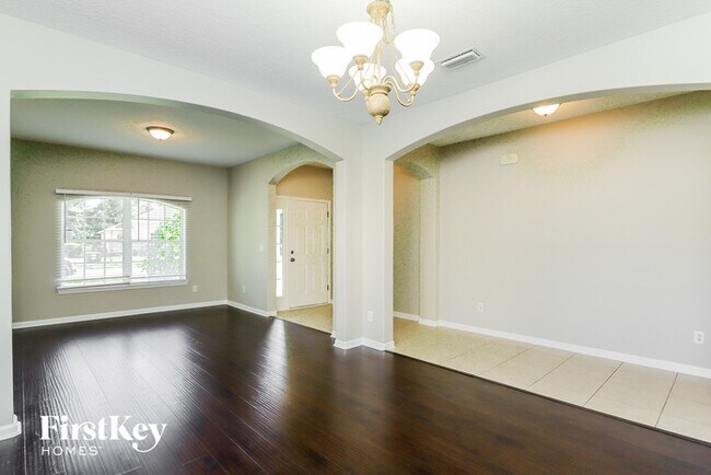 Foto del edificio - 404 Candlebark Dr