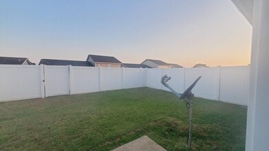 Building Photo - 232 Wakefield Way