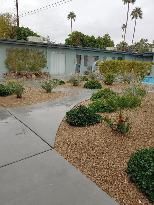 Primary Photo - Las Montanas Apartments