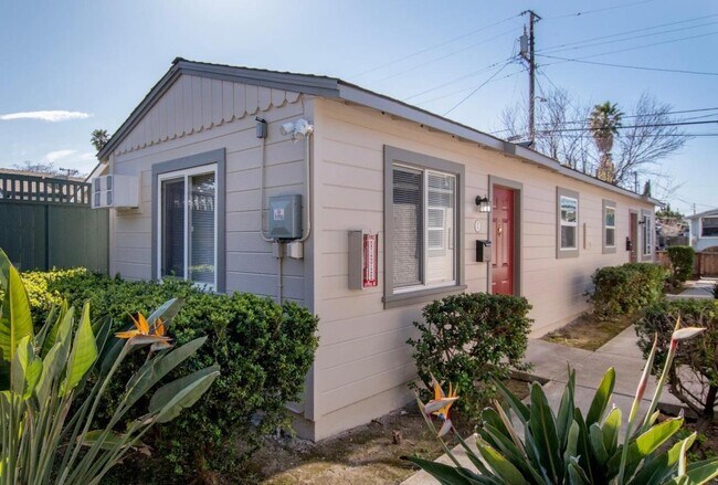 Foto del edificio - 330 Arleta Ave