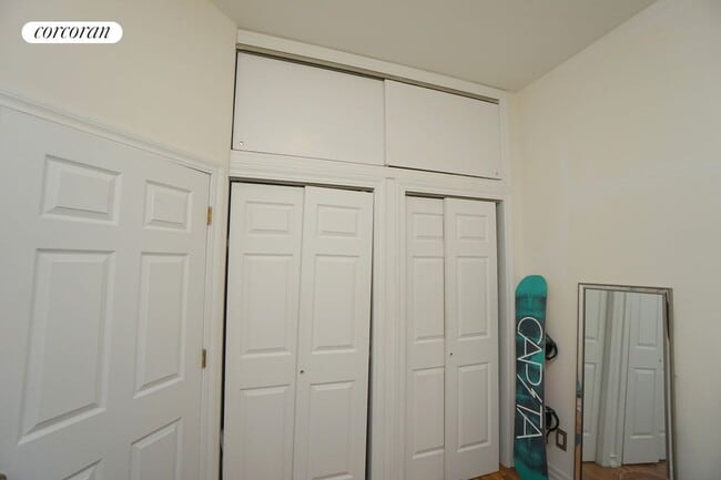 Building Photo - 315 E 57th St