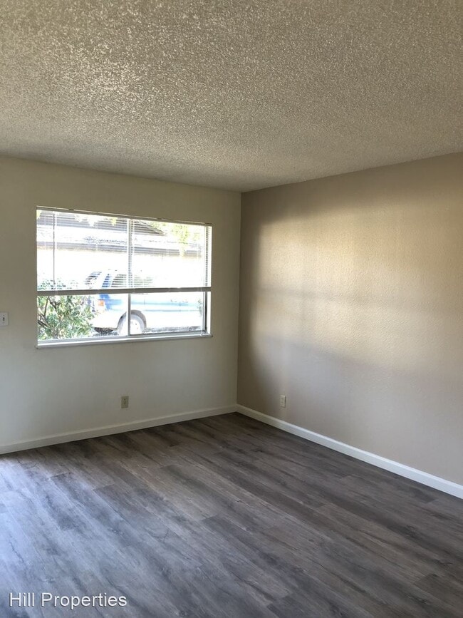 Building Photo - 2 br, 1 bath Apartment - 186/194 E Shasta