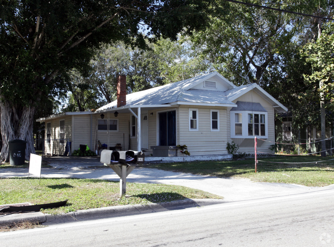 Primary Photo - 640 Marsh Ave