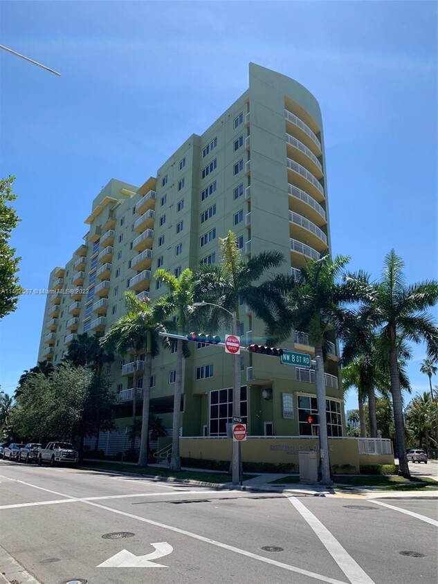 Foto principal - 816 NW 11th St