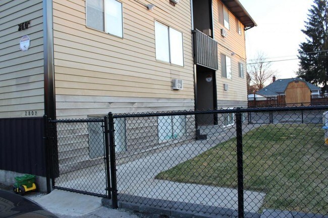Building Photo - 2808 E Everett Ave