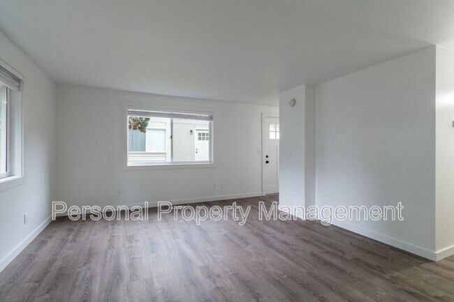 Foto del edificio - 4325 E 17th St