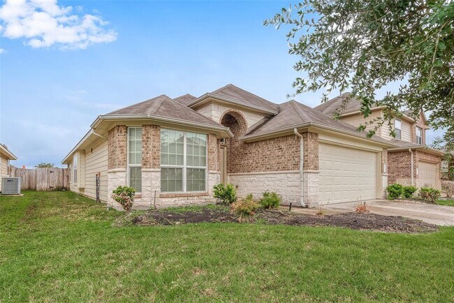 Foto del edificio - 3526 Tulip Trace Dr