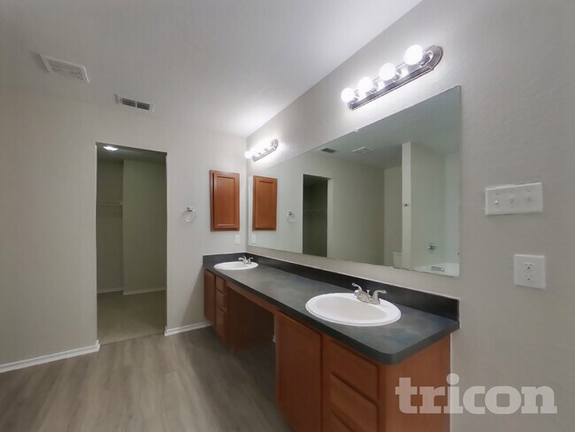 Foto del edificio - 5003 Mustang View