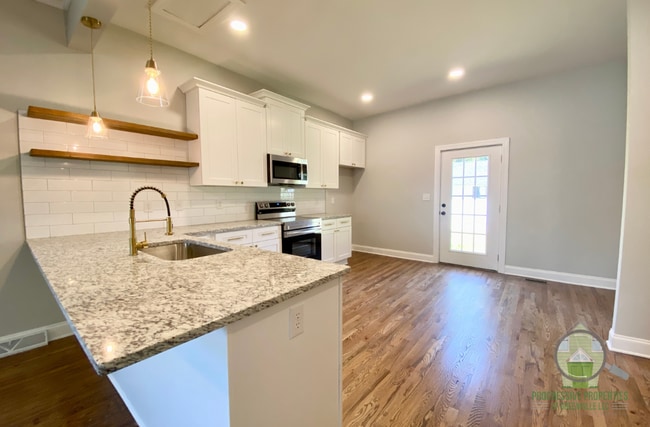 Photo - 79 Wallace St House