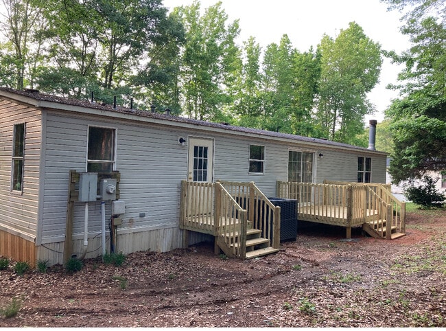 Building Photo - 103 Wade Rd