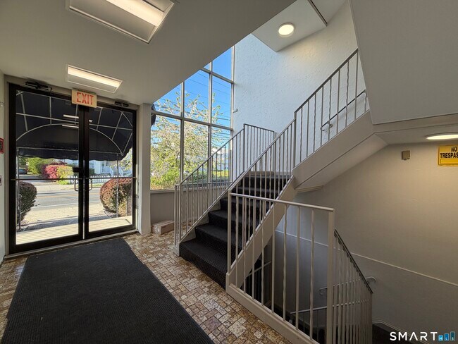 Foto del edificio - 69 Cove Rd