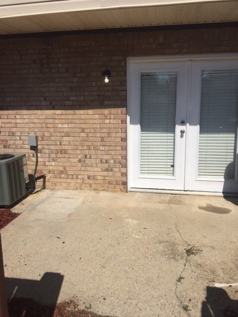 Building Photo - 2422 Brittan Pl