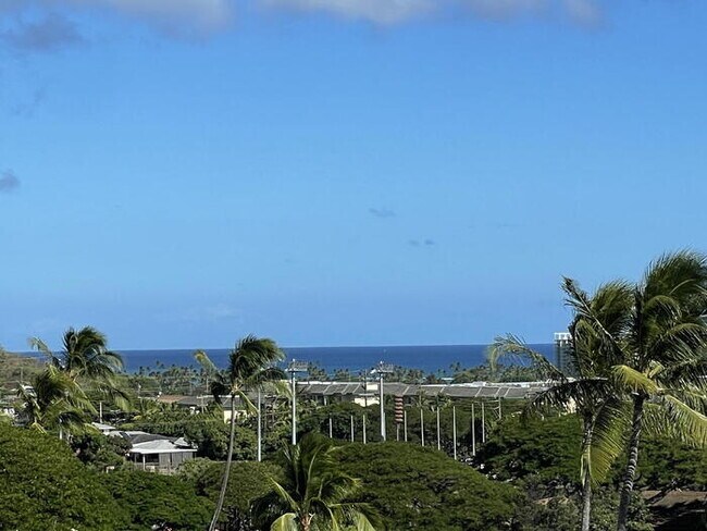 Building Photo - WAIALAE GARDENS 1/1/1 A/C, W/D, lanai, poo...