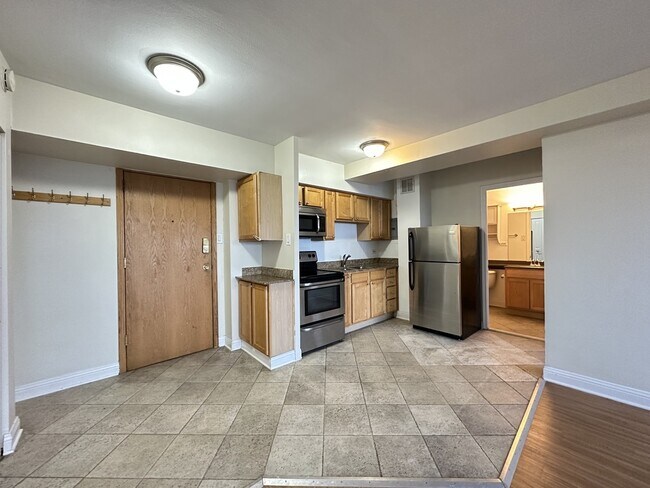 Foto del edificio - 4180 N Marine Dr