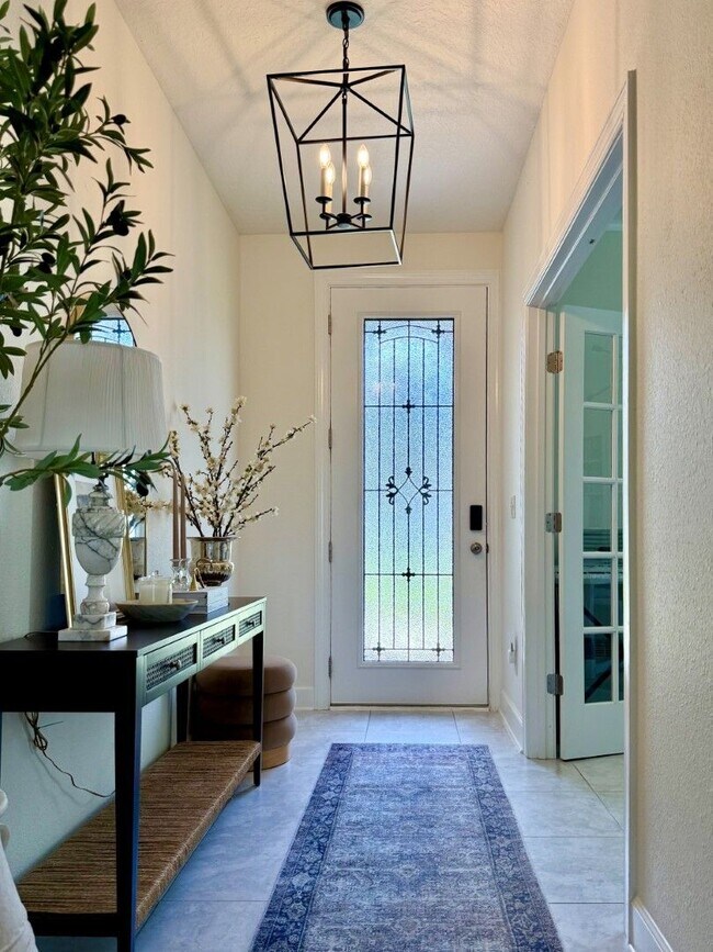 Foto del edificio - 671 Charter Oaks Blvd