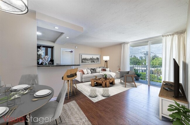 Foto del edificio - 1050 SE 15th St