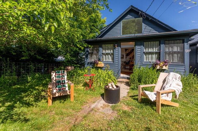 Building Photo - 58 Sawdust Ave