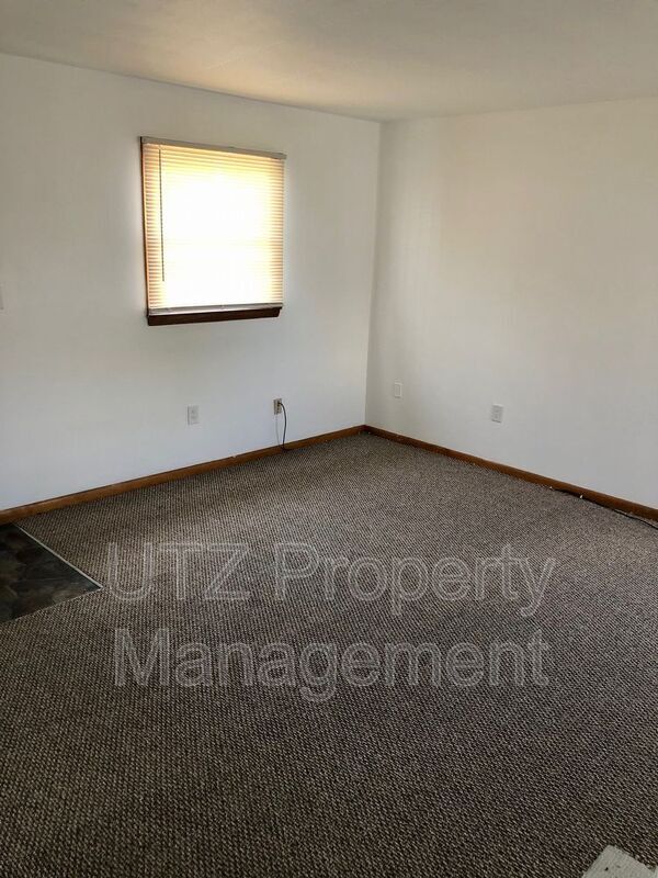 Building Photo - 1367 N Main St