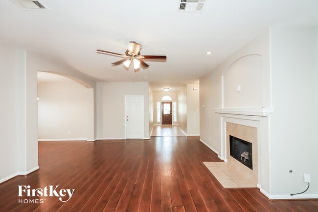 Foto del edificio - 2503 Little Forest Ct