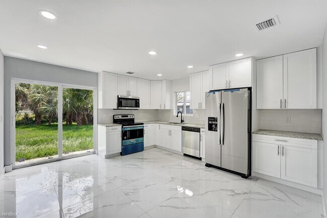 Foto del edificio - 3 br, 2 bath House - 264 NW 1st Ter