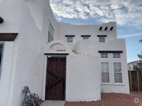 Building Photo - 7560 Luz De Lumbre Ave