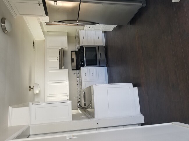 Foto del edificio - Ready just in time to garden!