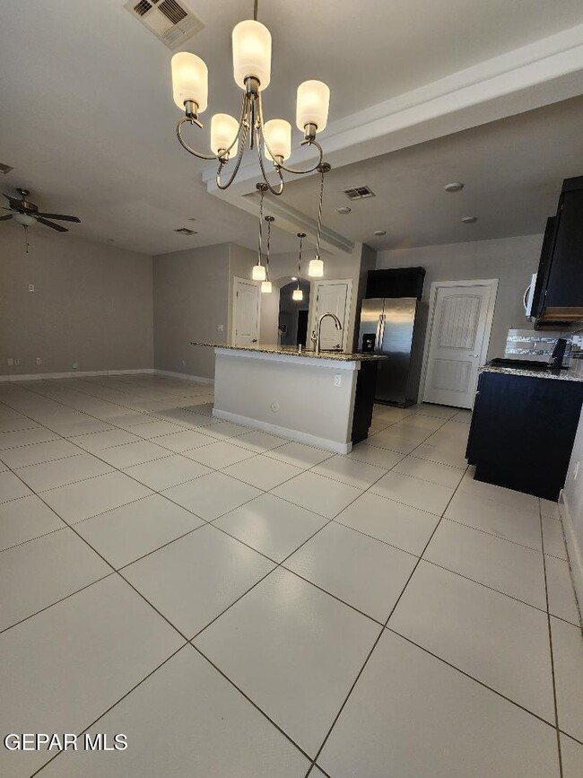 Building Photo - 7857 Enchanted View Dr
