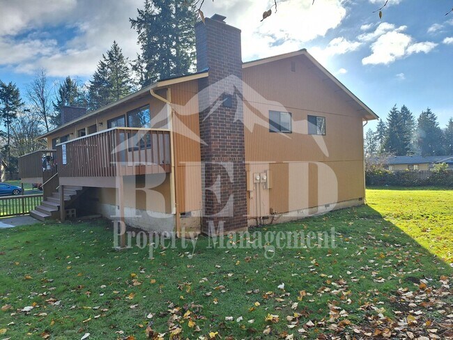 Building Photo - CENTRAL PORT ORCHARD - 2 BEDROOM DUPLEX WI...