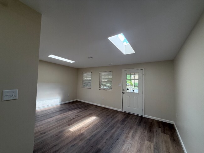 Foto del edificio - 7914 Gleason Dr NW
