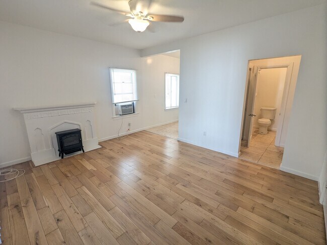 Building Photo - 5337 Monroe St