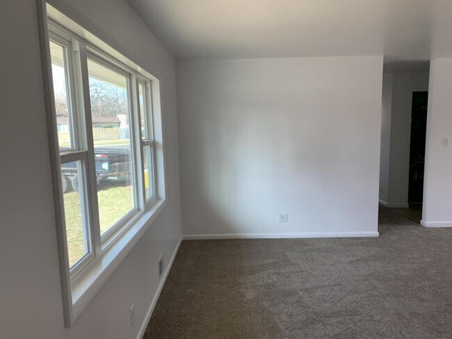 Building Photo - 308 Elk